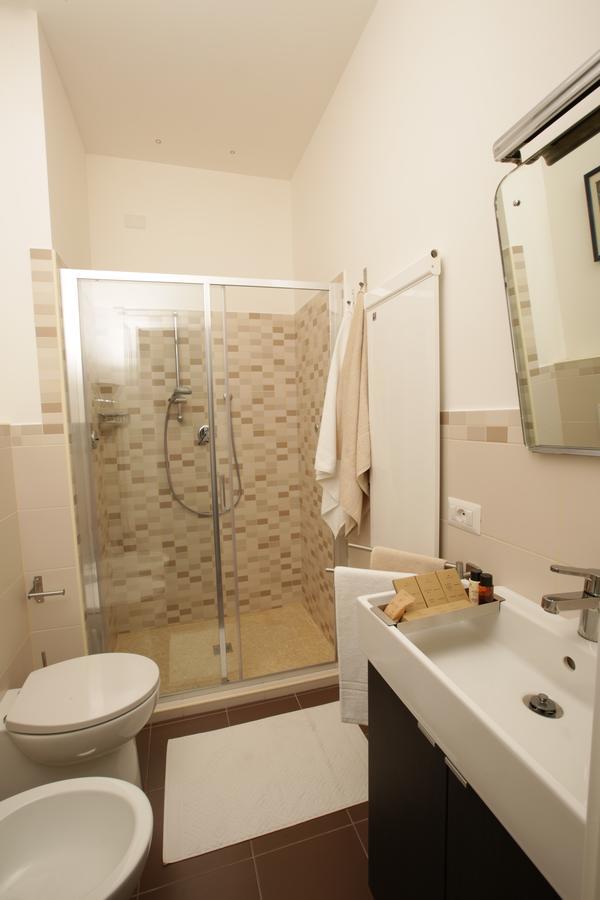 B&B Laurus Colosseo ローマ エクステリア 写真