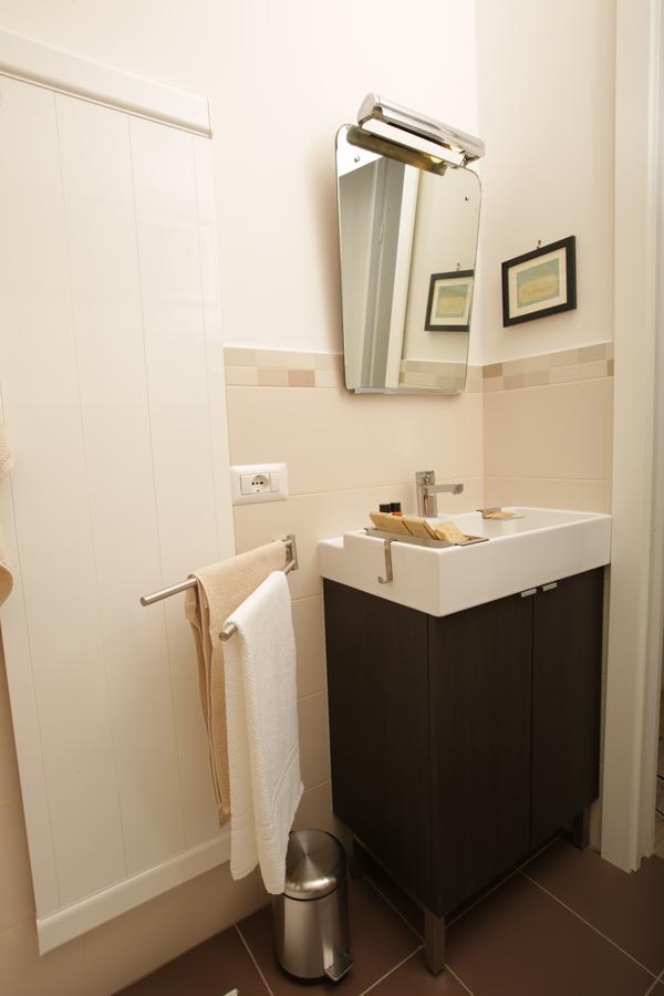 B&B Laurus Colosseo ローマ エクステリア 写真