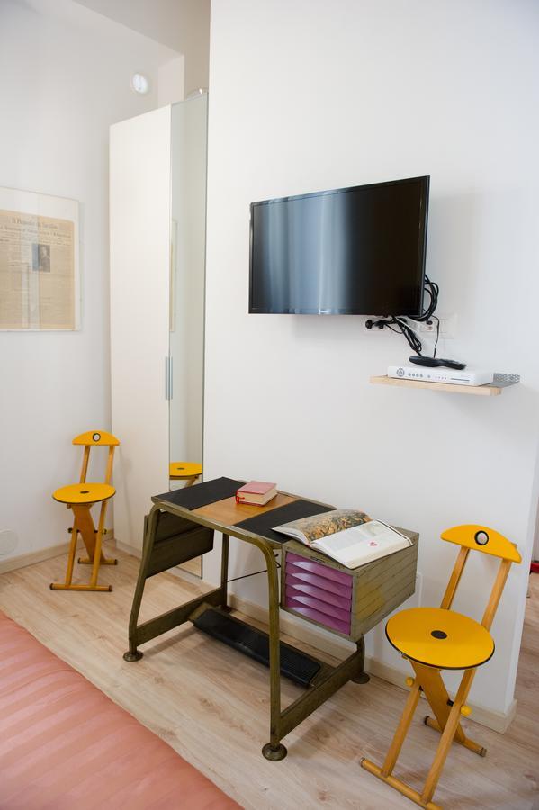 B&B Laurus Colosseo ローマ エクステリア 写真