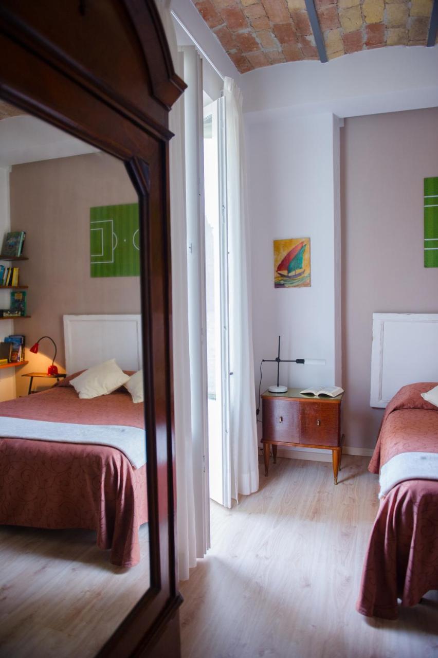 B&B Laurus Colosseo ローマ エクステリア 写真